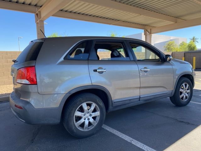 Used 2013 Kia Sorento LX image 3