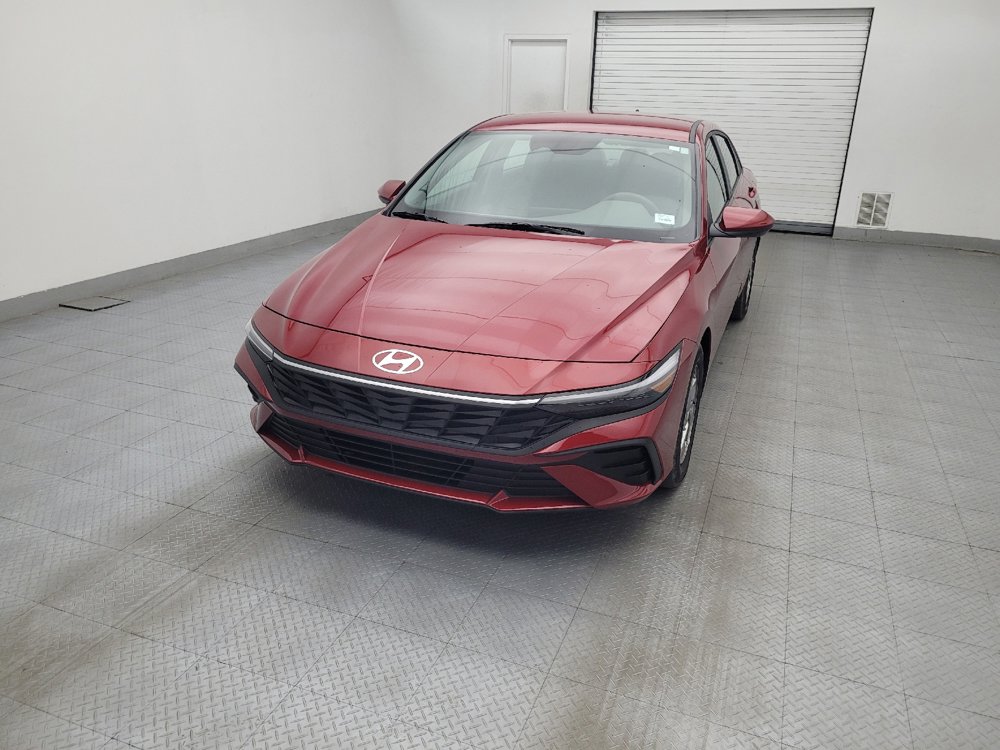 Used 2025 Hyundai Elantra SE FWD image 15