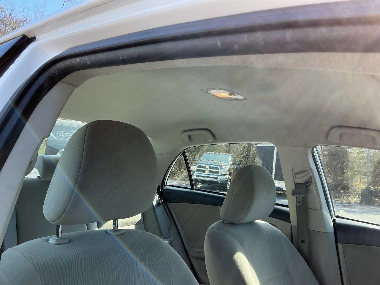 Used 2012 Toyota Corolla LE FWD image 28