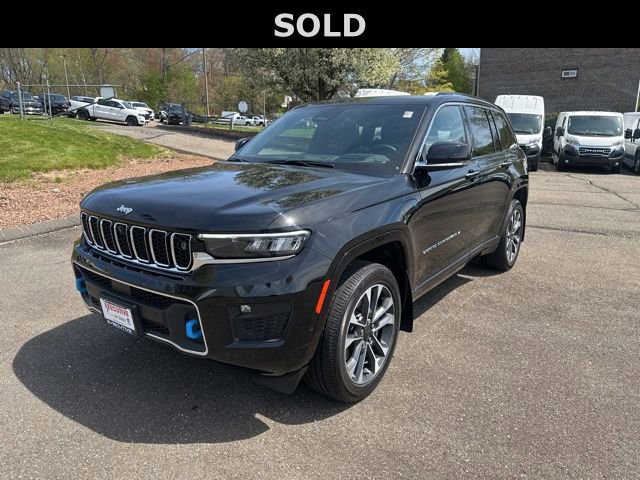 Used 2024 Jeep Grand Cherokee Overland w/ Advanced Protech Group III AWD/4WD image 1