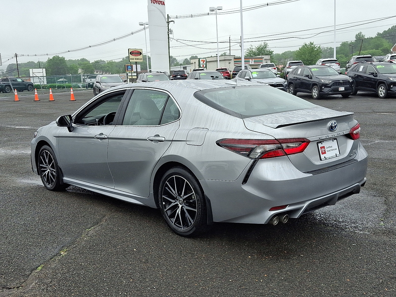 Certified 2024 Toyota Camry SE image 4