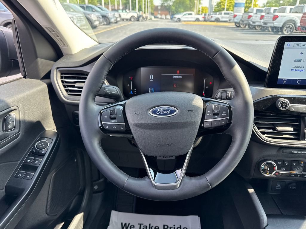 Used 2023 Ford Escape Active w/ Cold Weather Package image 17