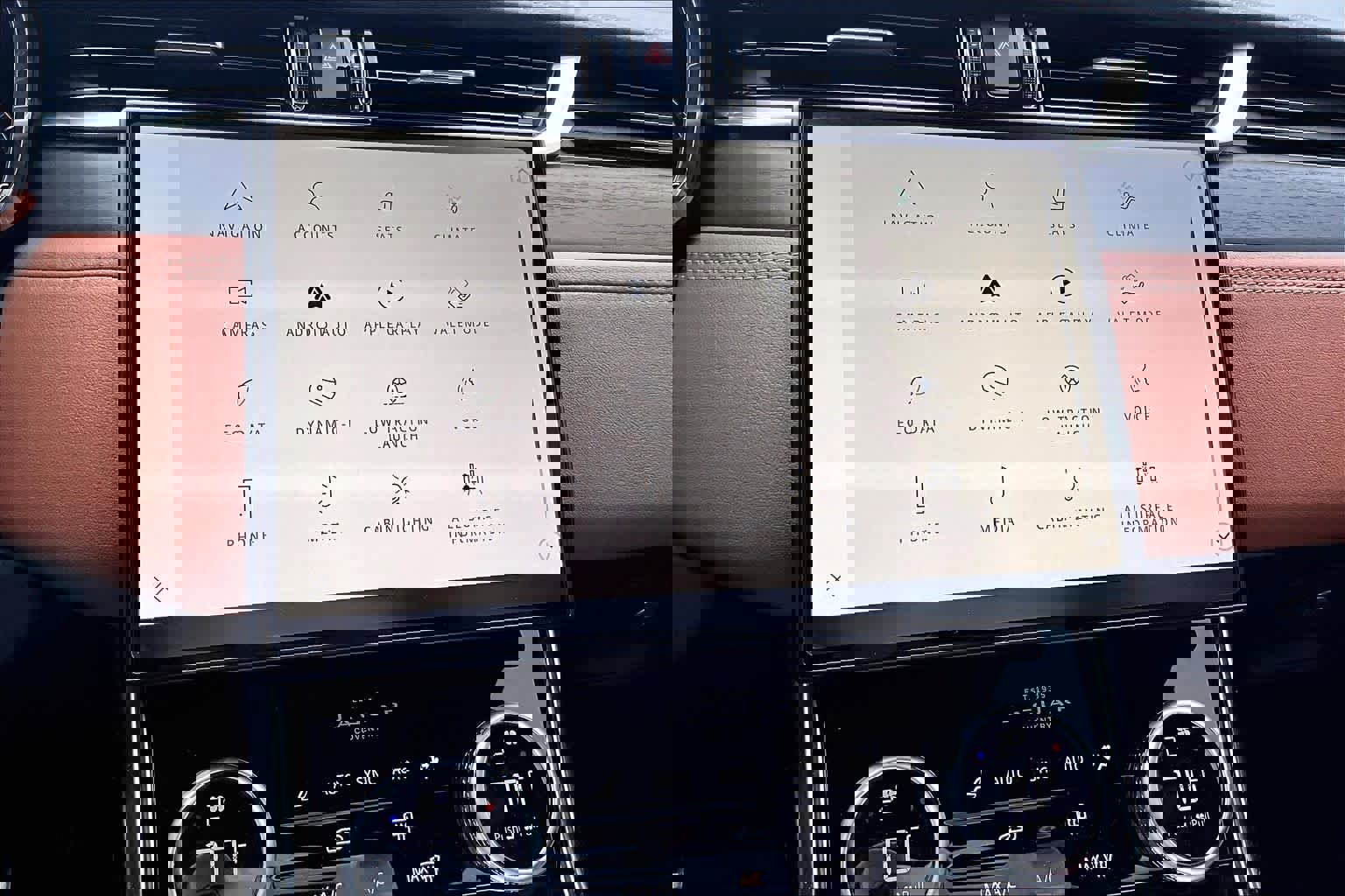 Used 2024 Jaguar XF R-Dynamic SE AWD/4WD image 33