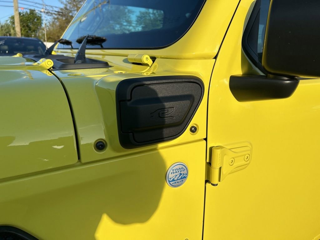 Used 2023 Jeep Wrangler Unlimited Sahara w/ Cold Weather Group image 20