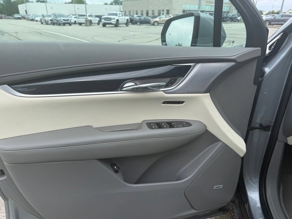 Certified 2024 Cadillac XT6 Premium Luxury w/ LPO, Floor Liner Package AWD/4WD image 23