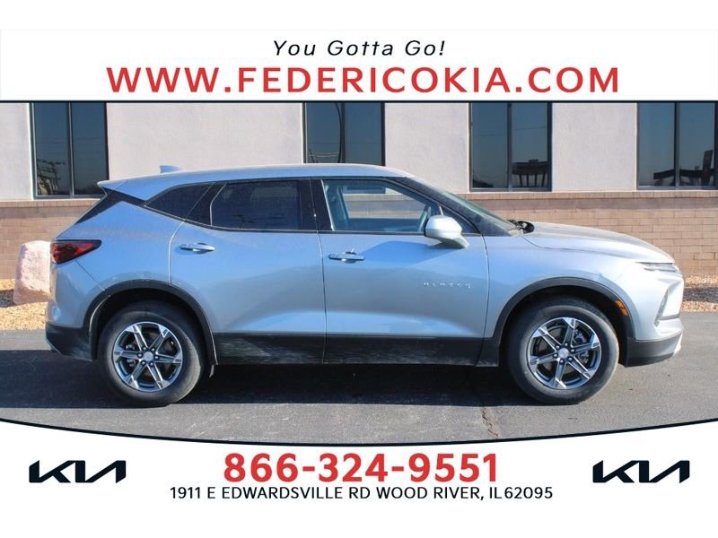 Used 2025 Chevrolet Blazer LT image 1