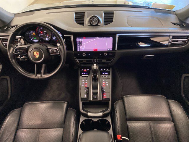 Used 2024 Porsche Macan image 10