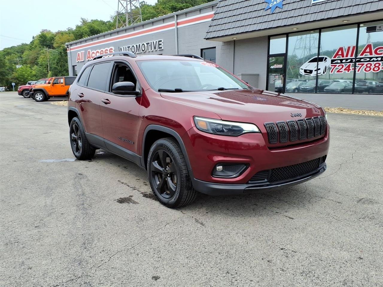 Used 2020 Jeep Cherokee Latitude Plus AWD/4WD image 2