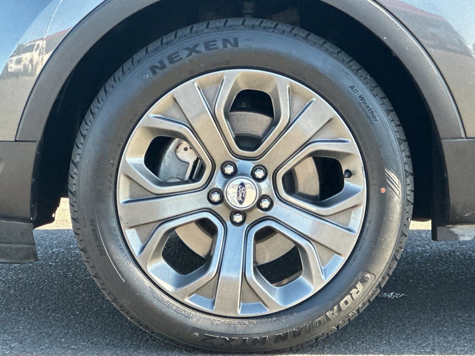 Used 2018 Ford Explorer Sport AWD/4WD image 33