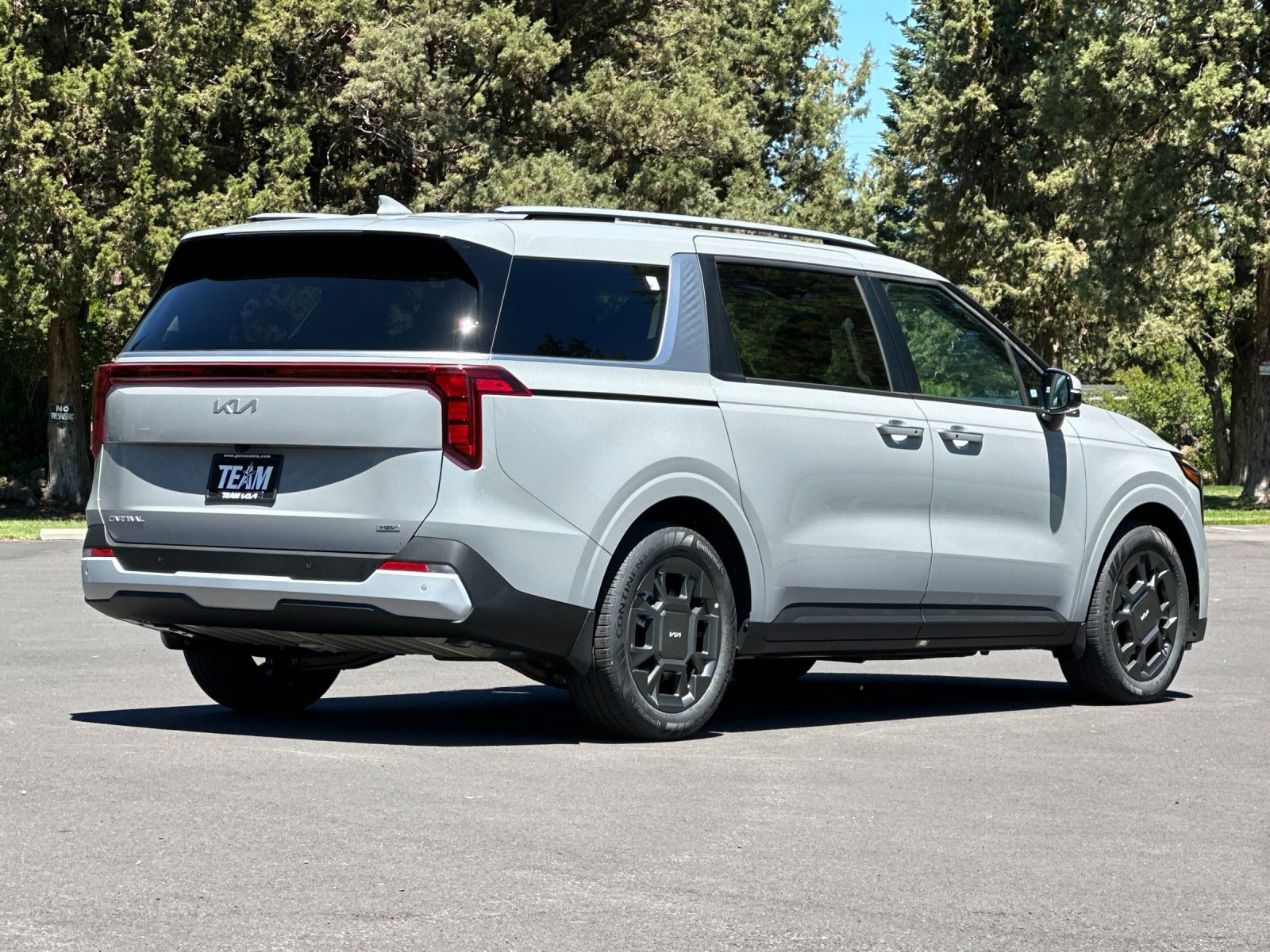 New 2026 Kia Carnival EX FWD image 4