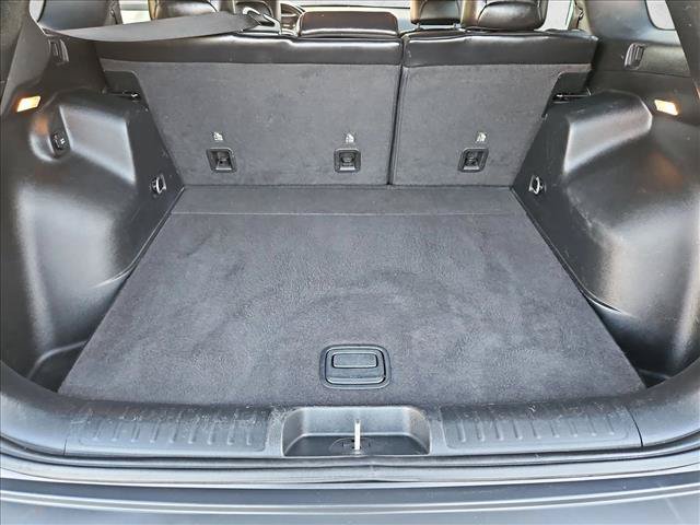 Used 2019 Jeep Cherokee Limited AWD/4WD image 6