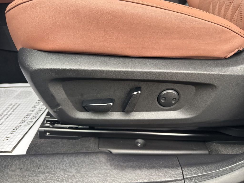 Used 2026 Mitsubishi Outlander SEL image 19