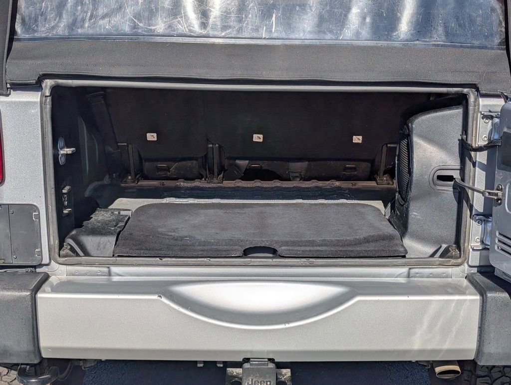 Used 2014 Jeep Wrangler Unlimited Sahara w/ Connectivity Group image 8