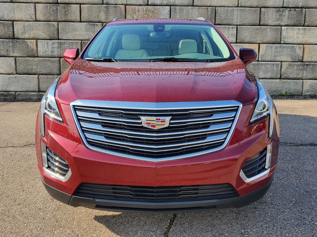 Used 2017 Cadillac XT5 Luxury w/ Driver Awareness Package FWD image 8