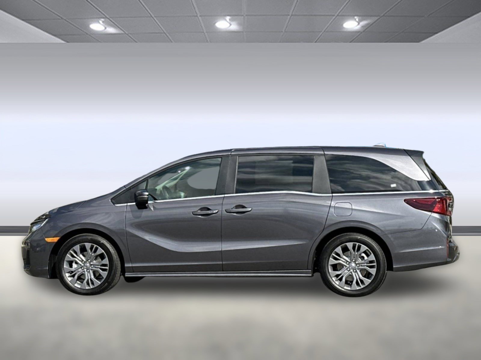New 2026 Honda Odyssey Touring image 2