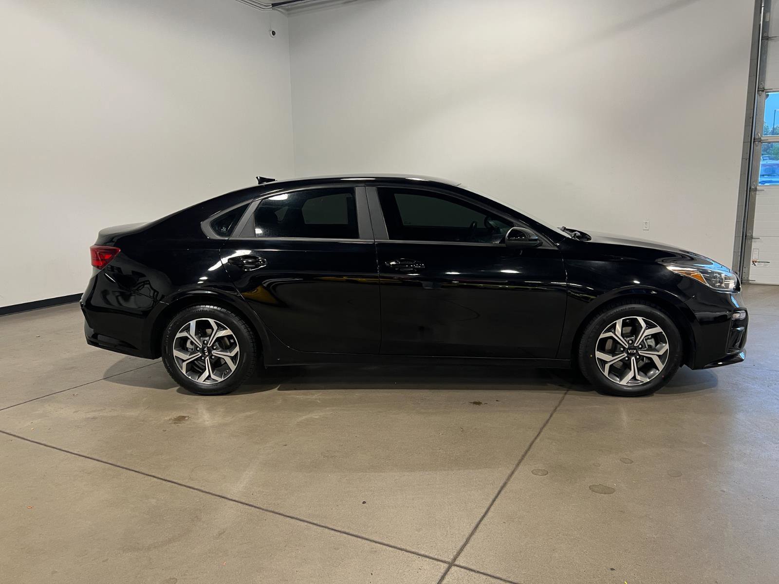 Used 2021 Kia Forte LXS image 2