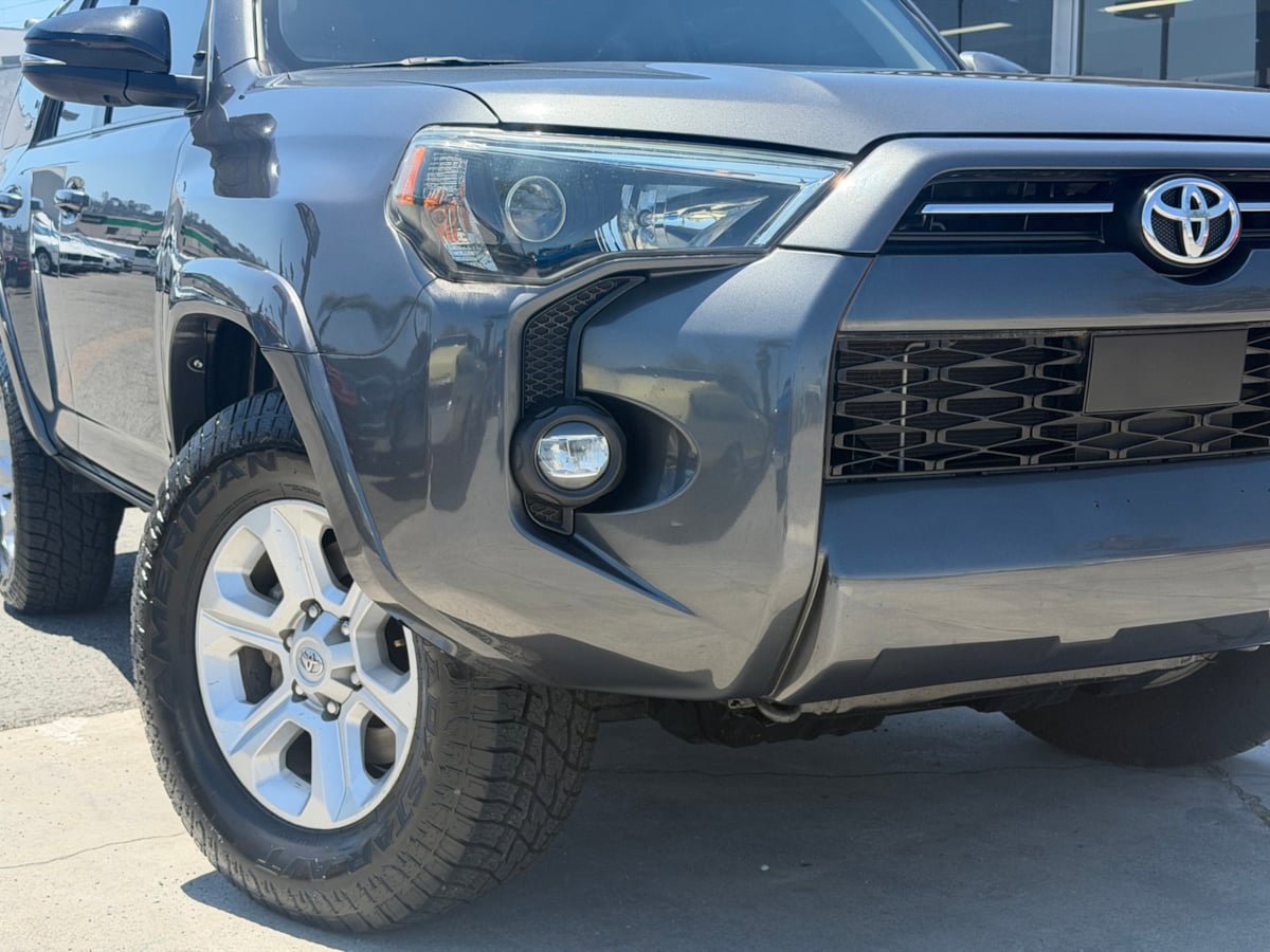 Used 2022 Toyota 4Runner SR5 AWD/4WD image 3