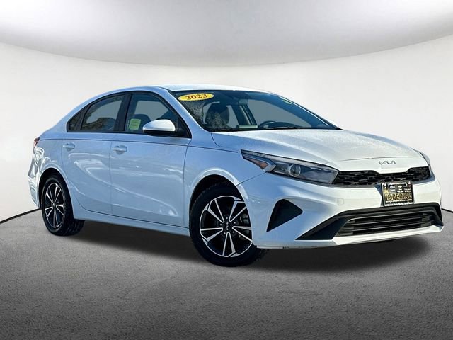 Used 2023 Kia Forte LXS image 2