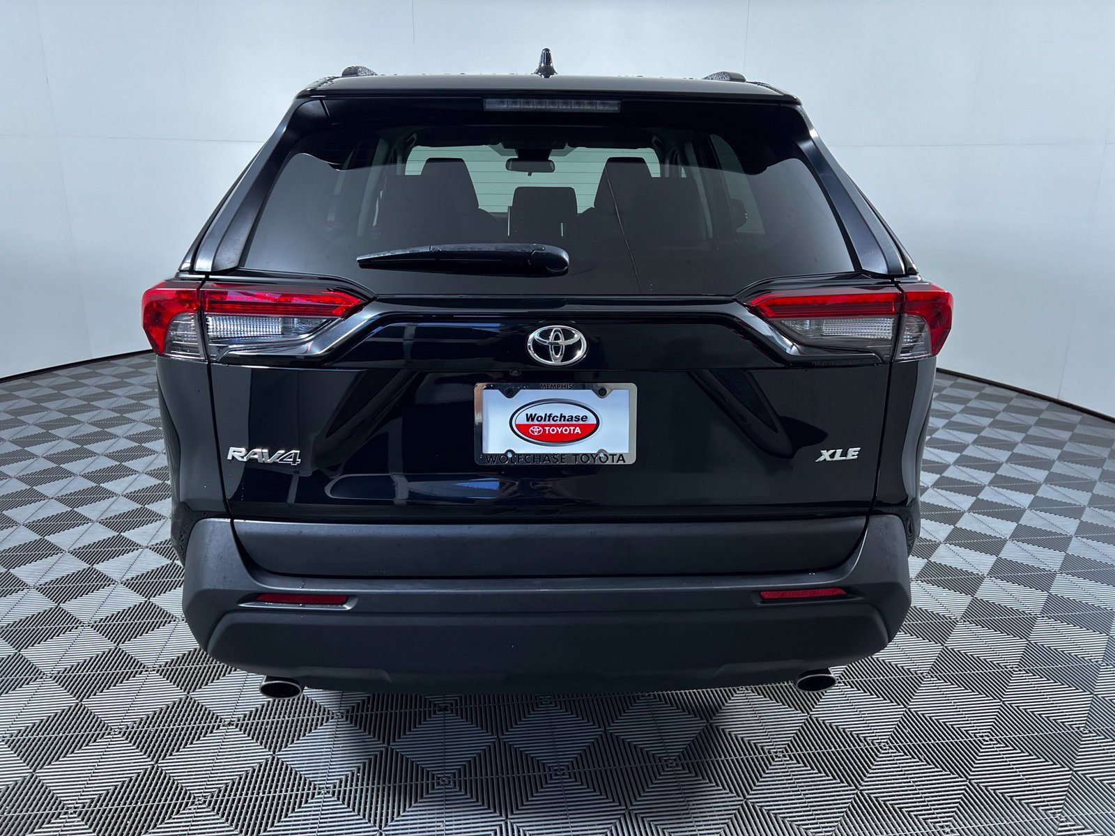 Certified 2025 Toyota RAV4 XLE FWD image 6