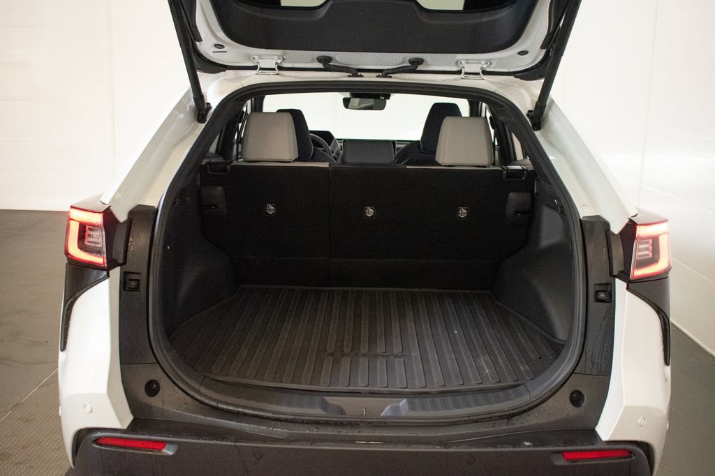 Certified 2023 Subaru Solterra AWD image 25