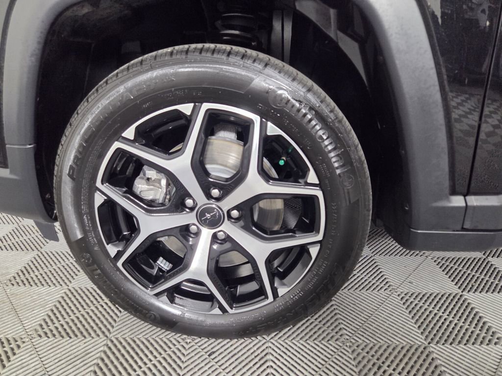 Certified 2025 Jeep Compass Limited image 10