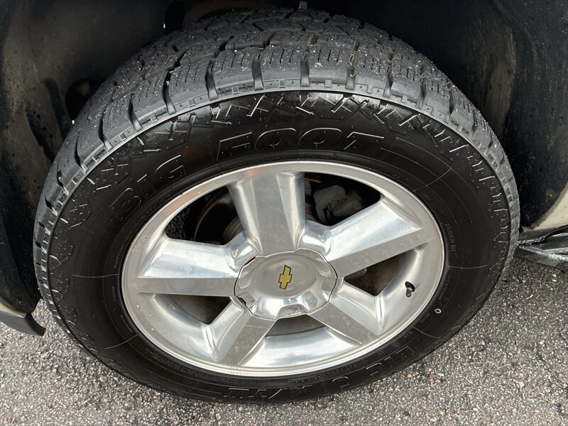 Used 2014 Chevrolet Tahoe LTZ AWD/4WD image 9