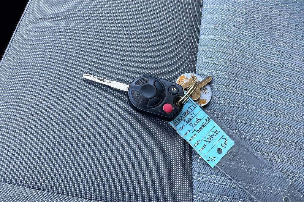 Used 2017 Ford Transit 350 XL image 31