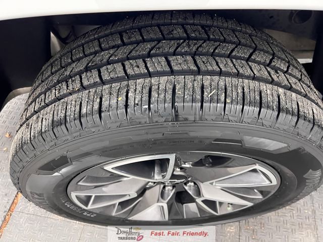 Used 2024 Chevrolet Colorado W/T w/ WT Convenience Package II image 17