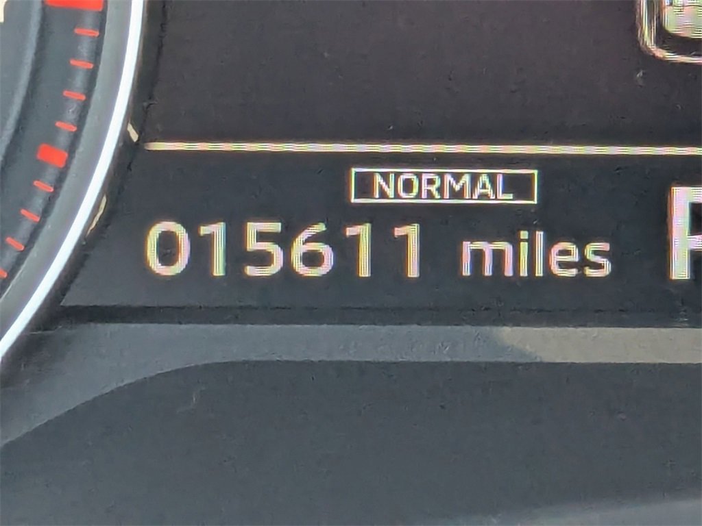 Used 2025 Mitsubishi Outlander SE image 16