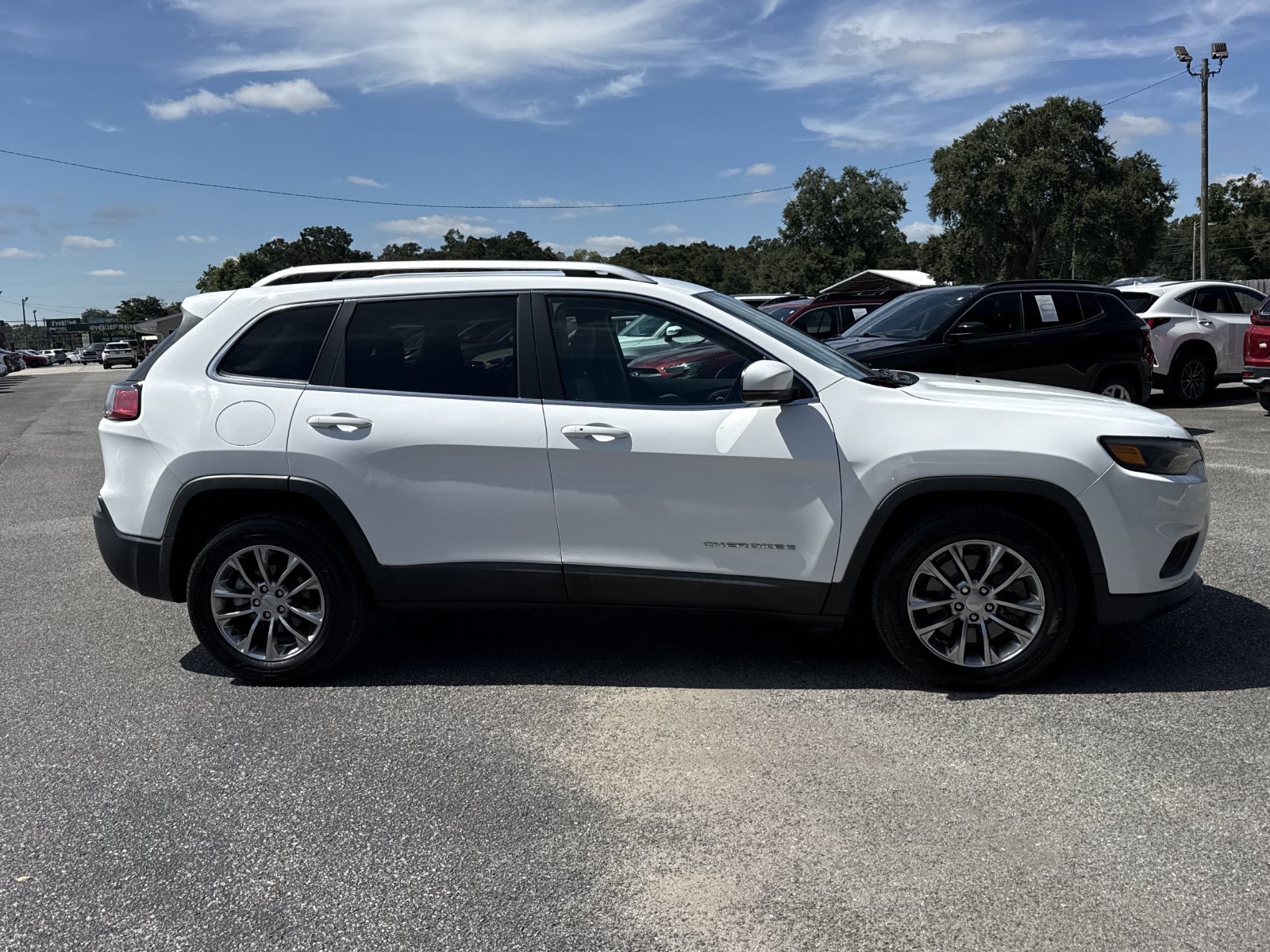 Used 2021 Jeep Cherokee Latitude Plus FWD image 7