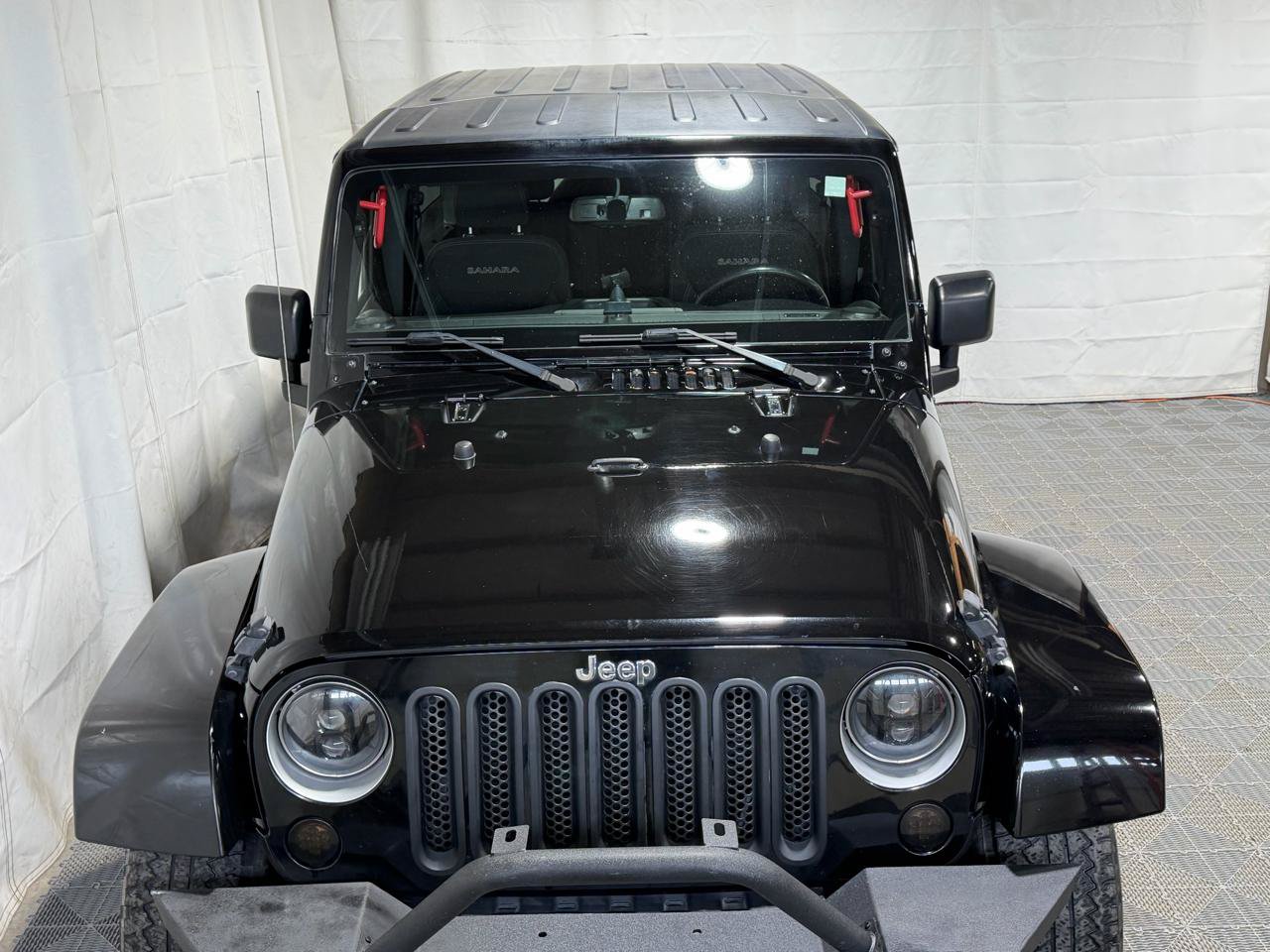 Used 2017 Jeep Wrangler Unlimited Sahara AWD/4WD image 2