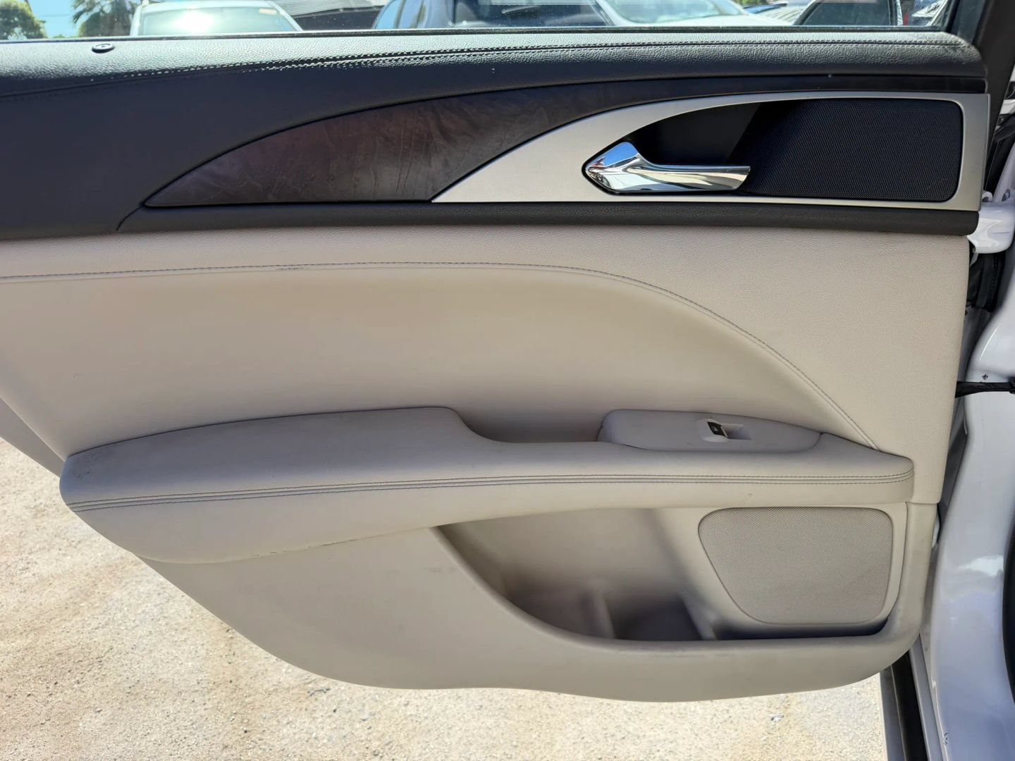 Used 2017 Lincoln MKZ Reserve w/ Climate Package FWD image 12