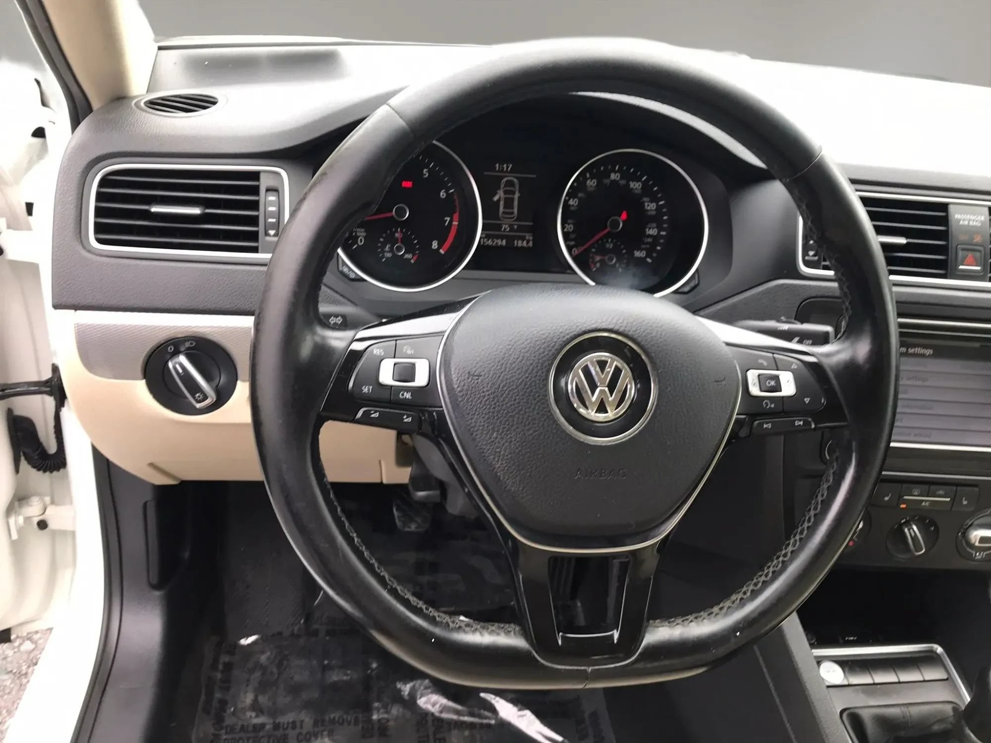 Used 2017 Volkswagen Jetta SE FWD image 18