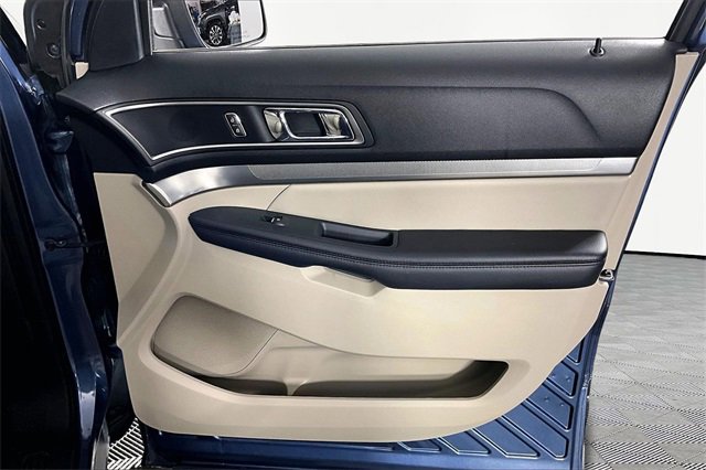 Used 2019 Ford Explorer XLT w/ Equipment Group 202A image 29