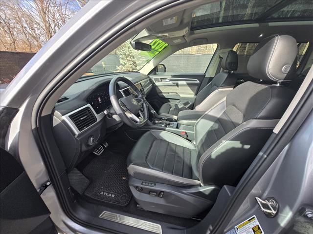 Certified 2022 Volkswagen Atlas SEL Premium image 19