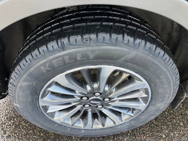 Used 2022 Lincoln Nautilus Reserve w/ Luxury Package image 29