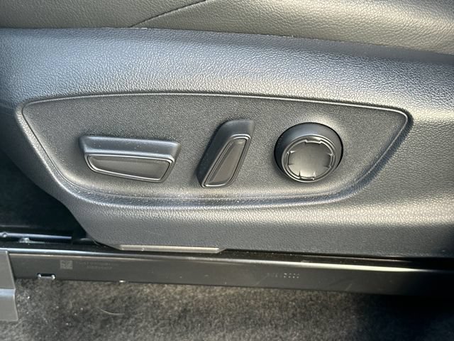 Used 2024 Toyota Tacoma Limited AWD/4WD image 18