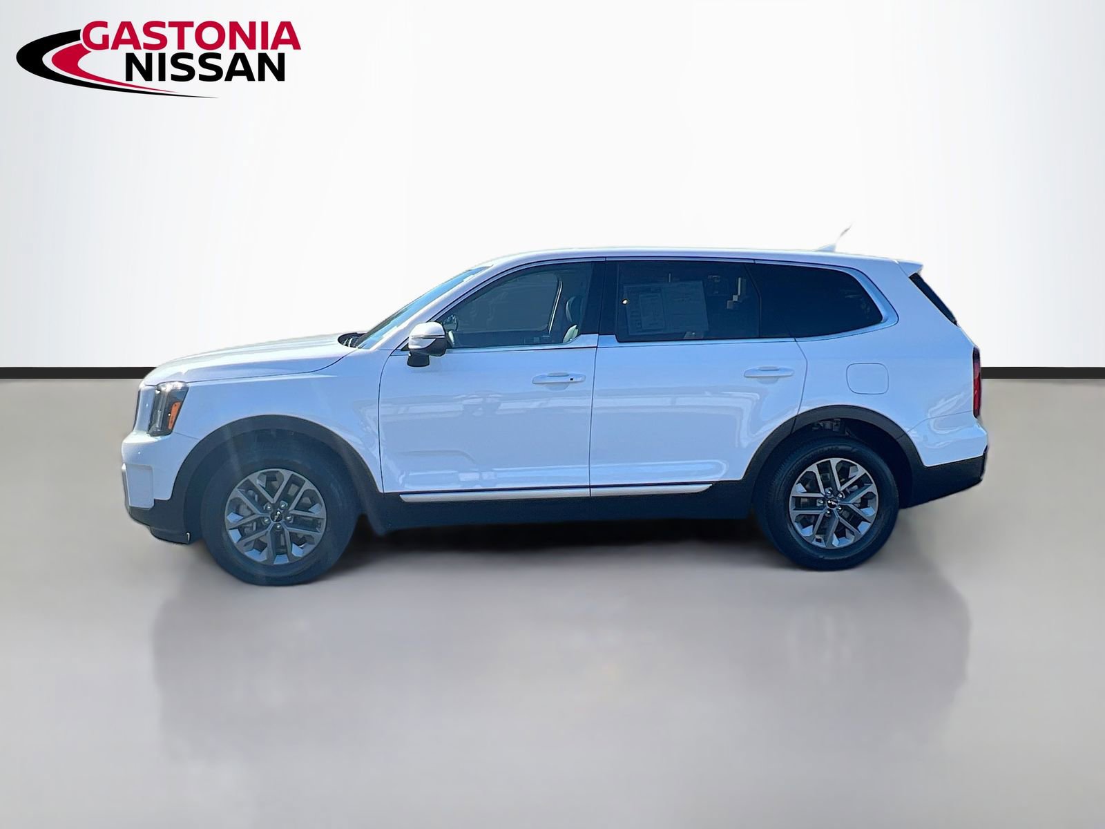 Used 2023 Kia Telluride LX image 5