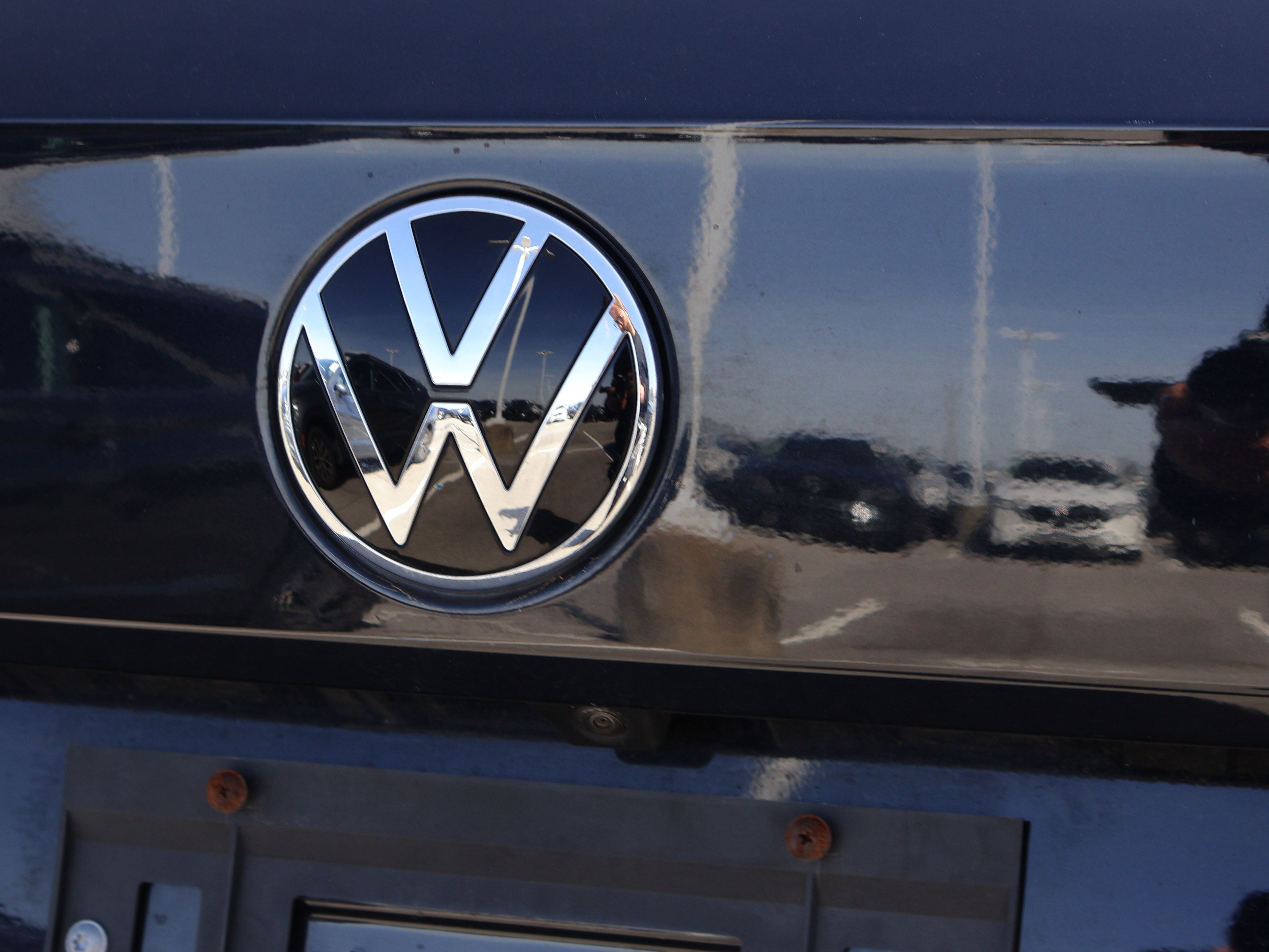 Used 2023 Volkswagen Taos SEL image 18