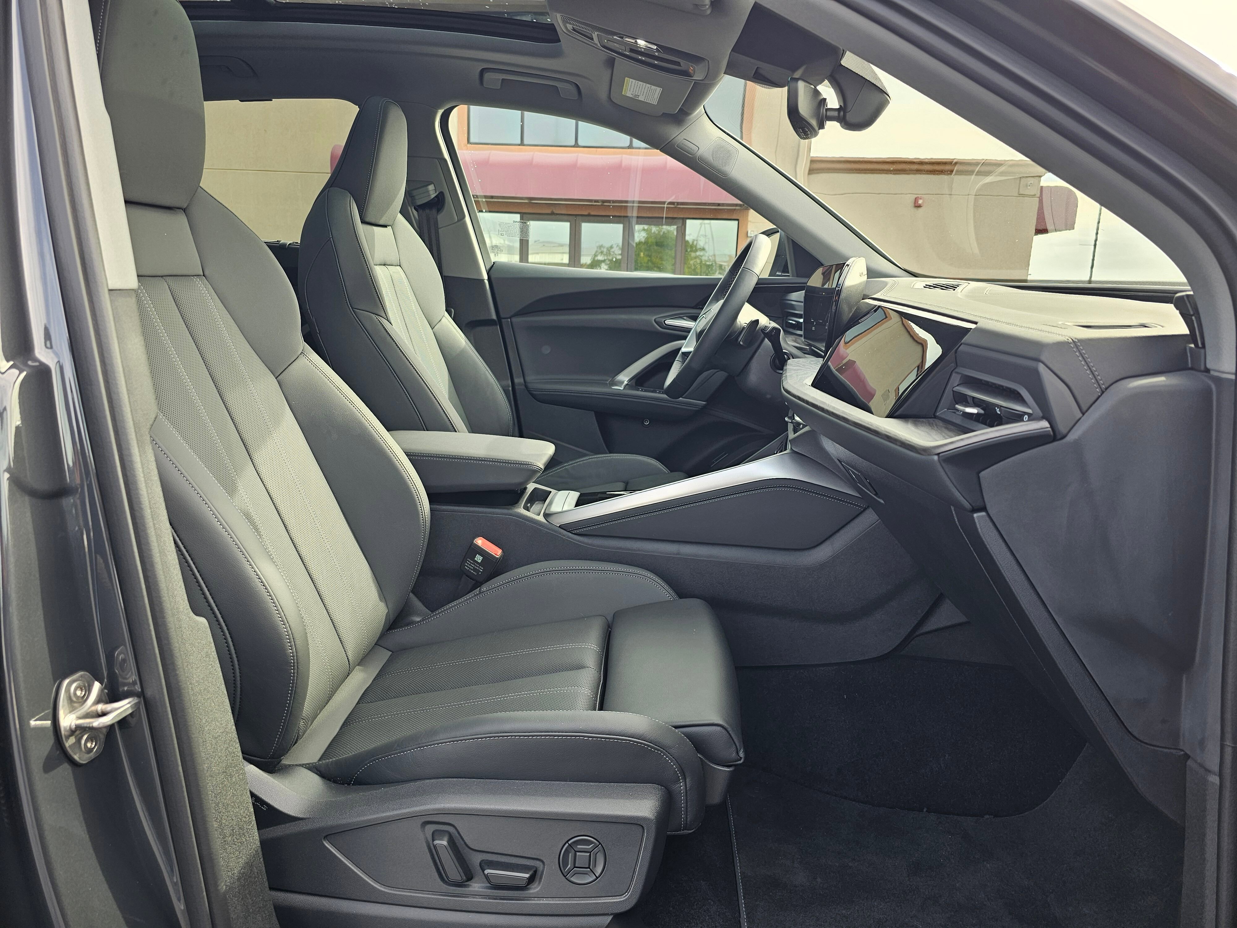 Used 2025 Audi Q5 Premium Plus image 14