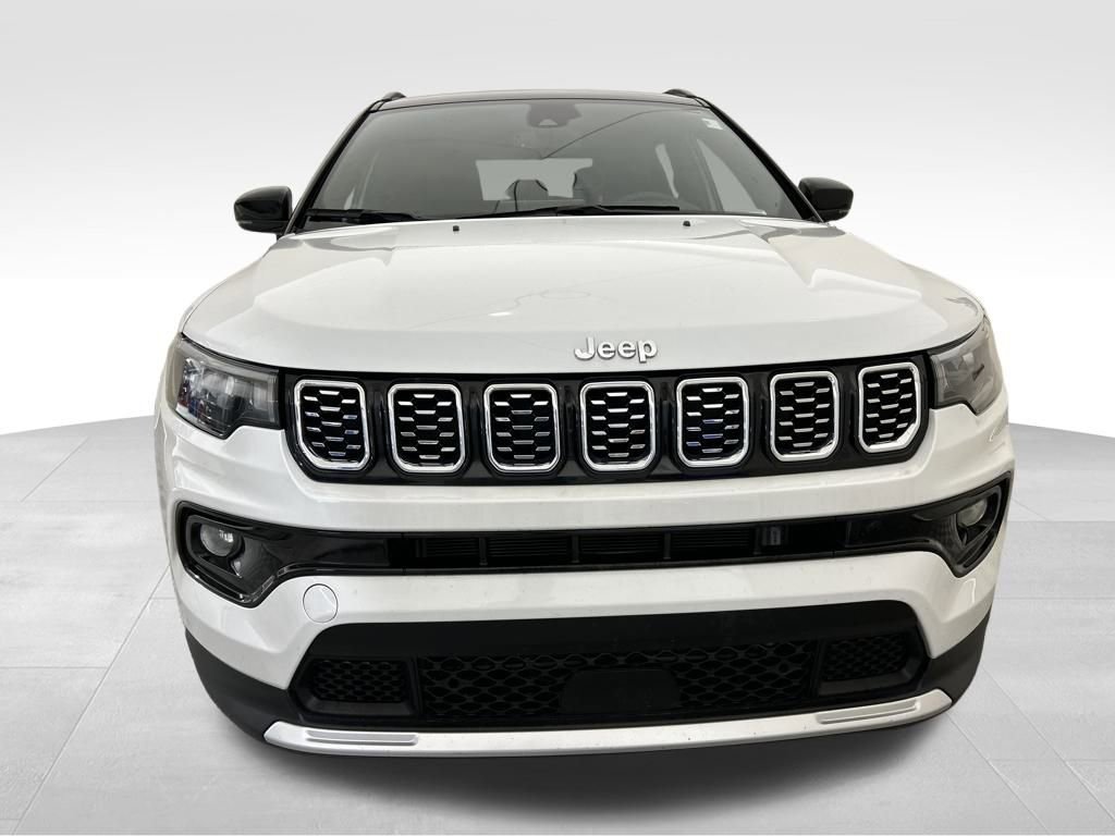 Used 2024 Jeep Compass Limited image 9