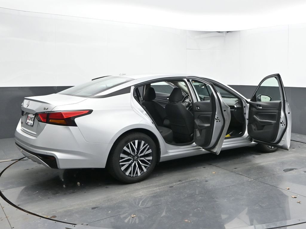 Used 2024 Nissan Altima 2.5 SV FWD image 51