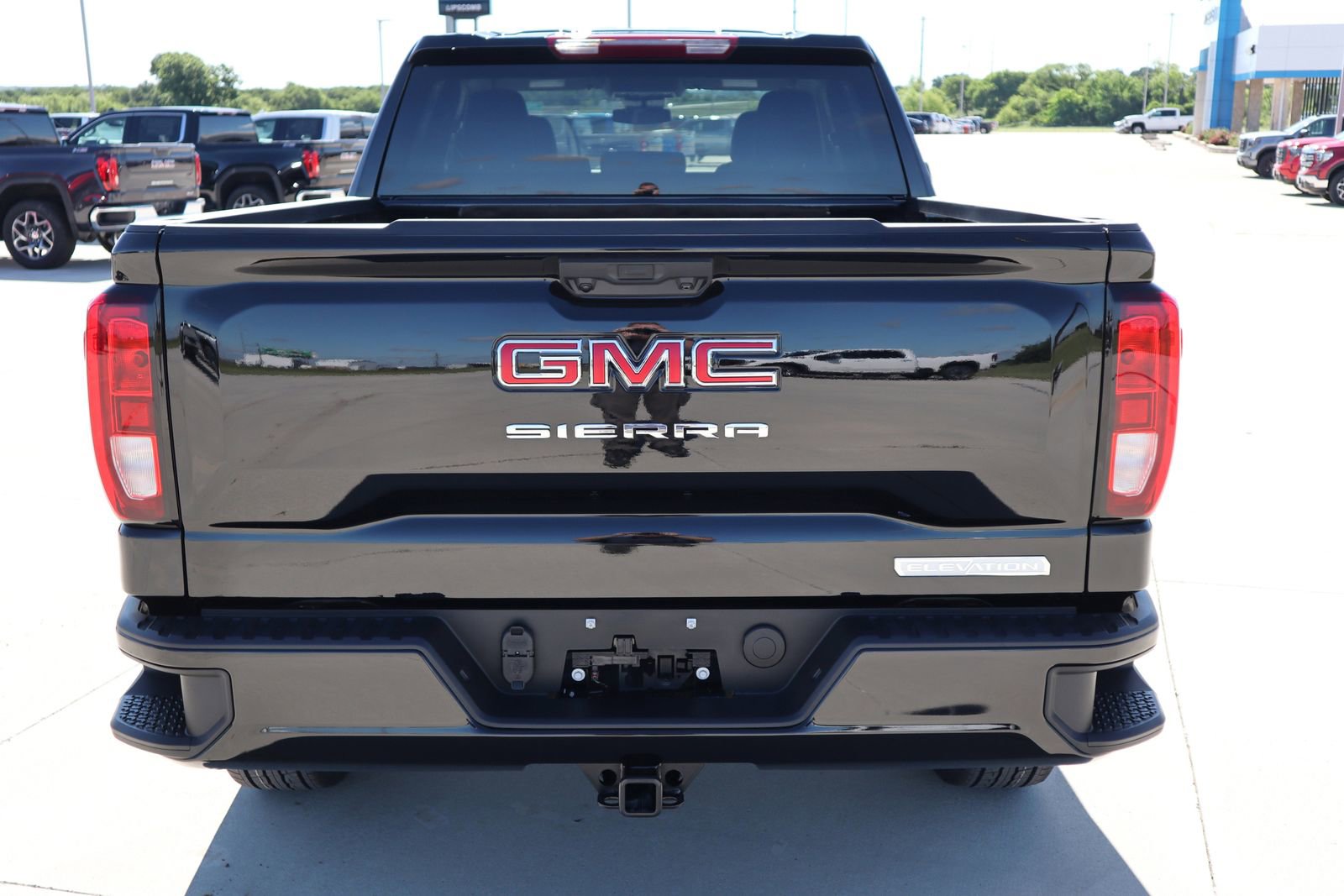 New 2025 GMC Sierra 1500 Elevation image 5
