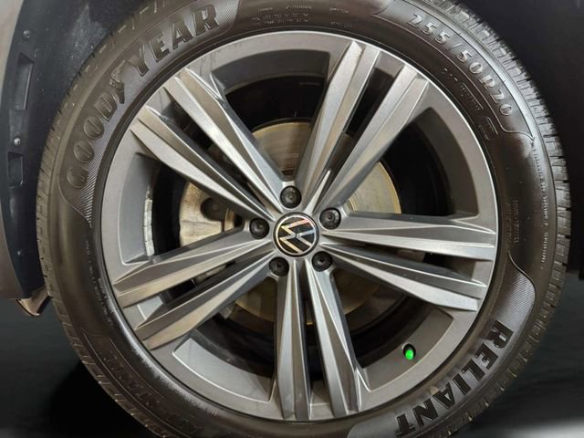 Used 2020 Volkswagen Atlas Cross Sport SEL image 28