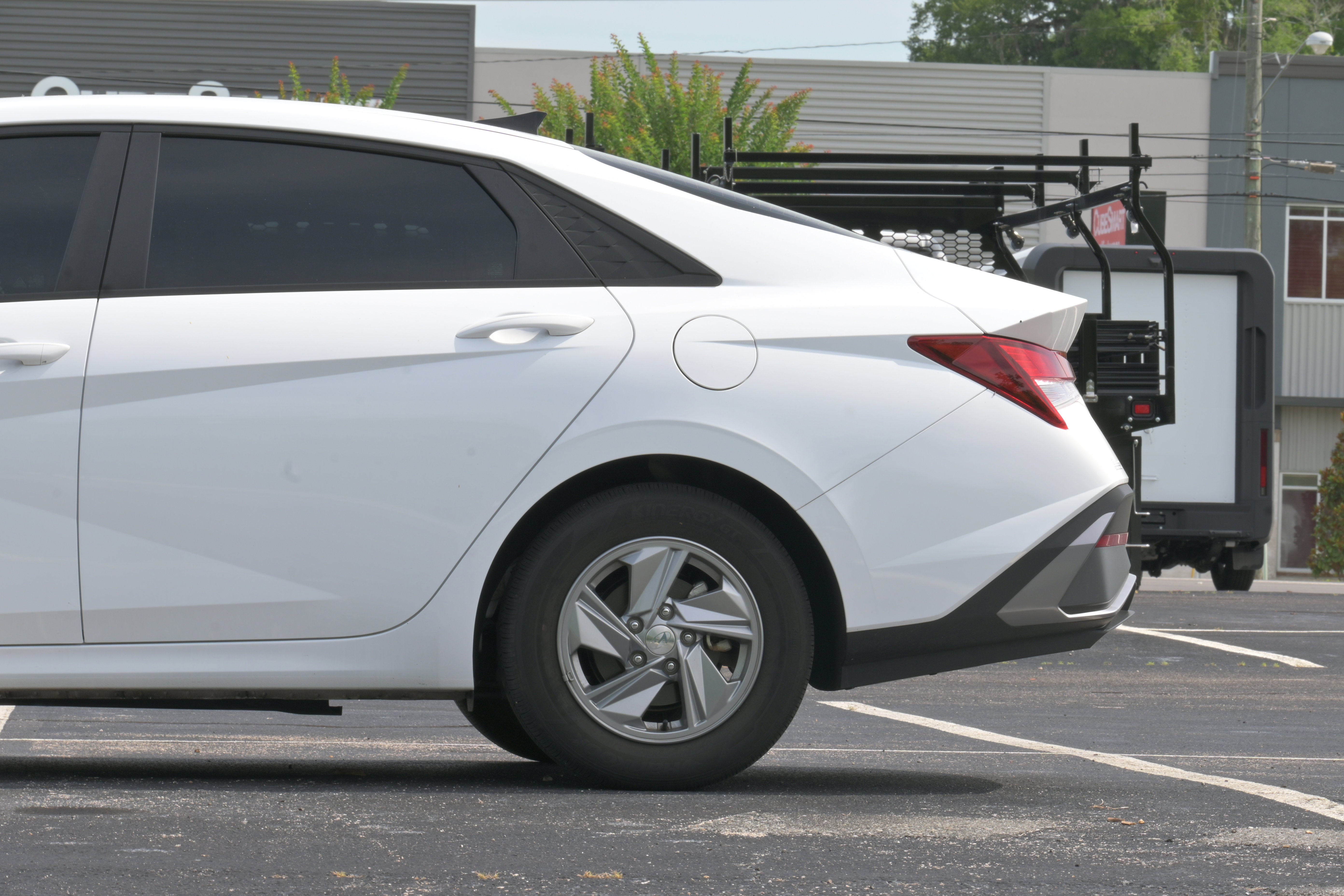 Used 2024 Hyundai Elantra SE FWD image 6