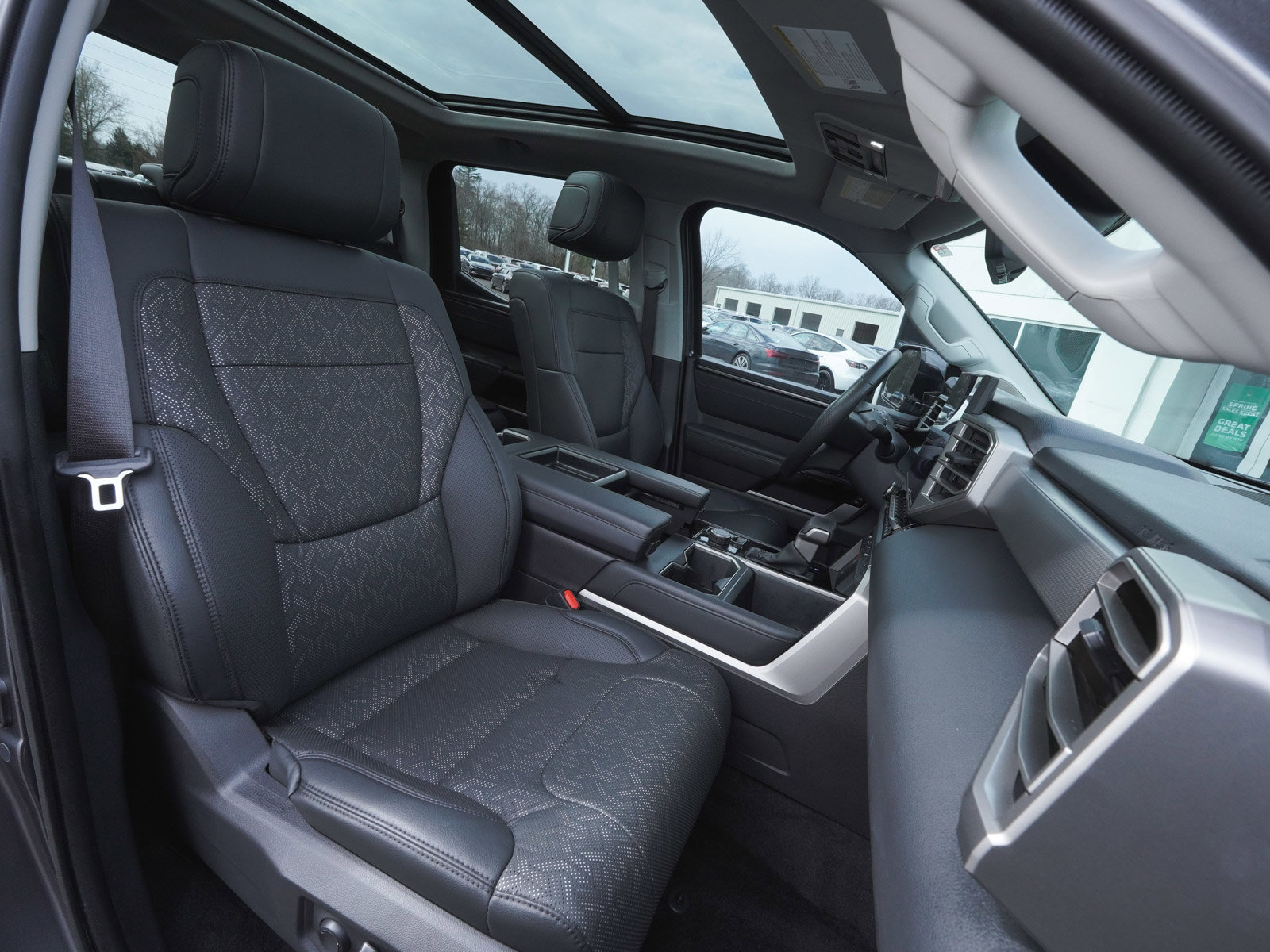 Used 2024 Toyota Tundra Limited AWD/4WD image 43