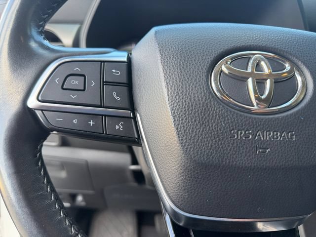 Used 2020 Toyota Highlander LE AWD/4WD image 17