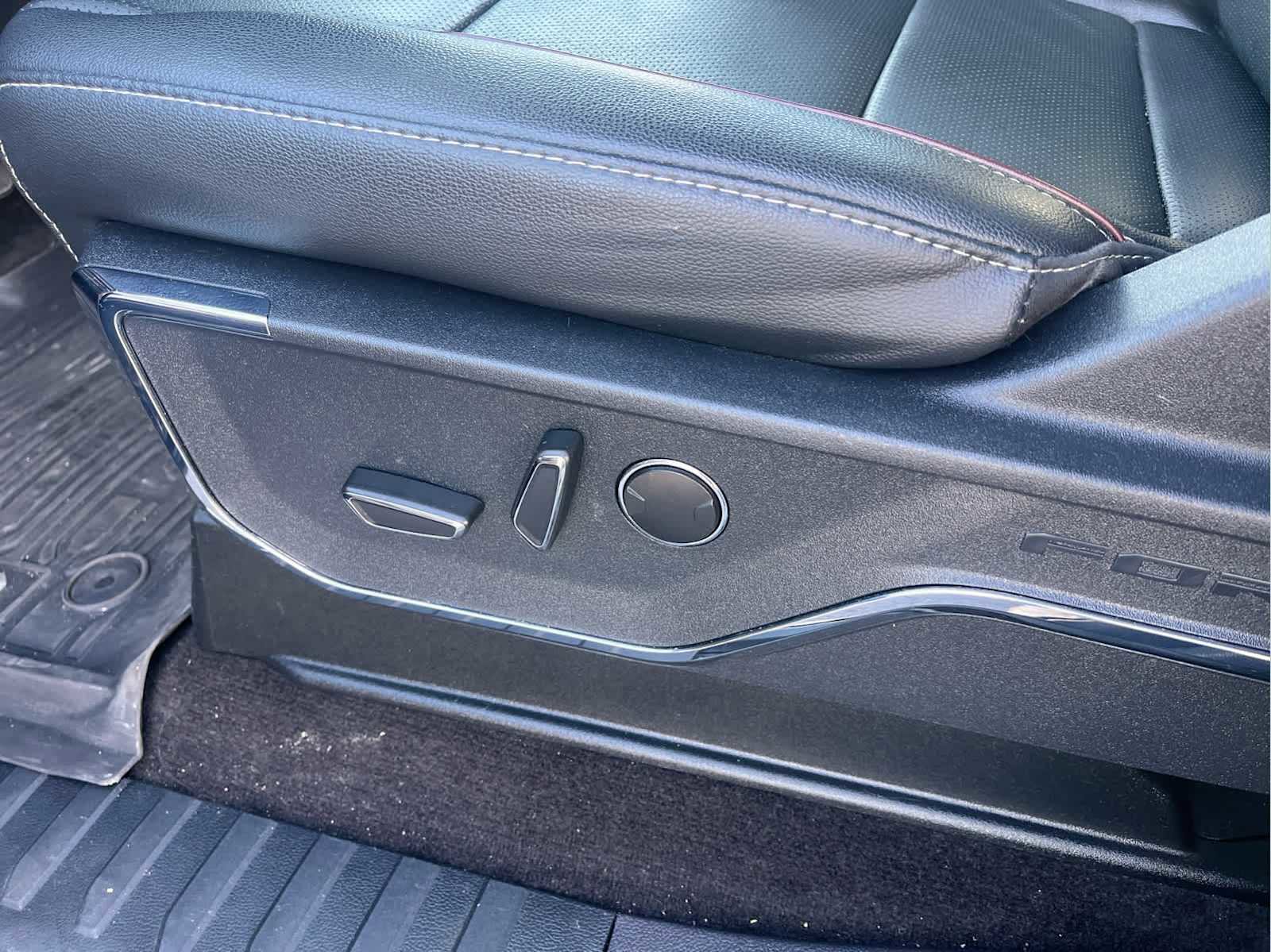 Used 2022 Ford F150 Lariat w/ Equipment Group 502A High image 32