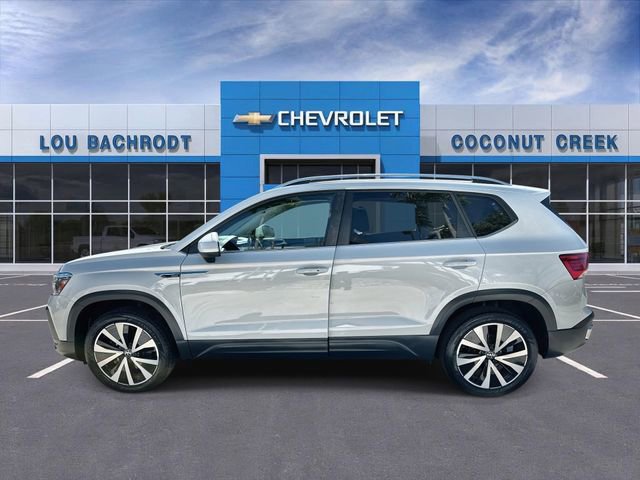 Used 2024 Volkswagen Taos SE image 5