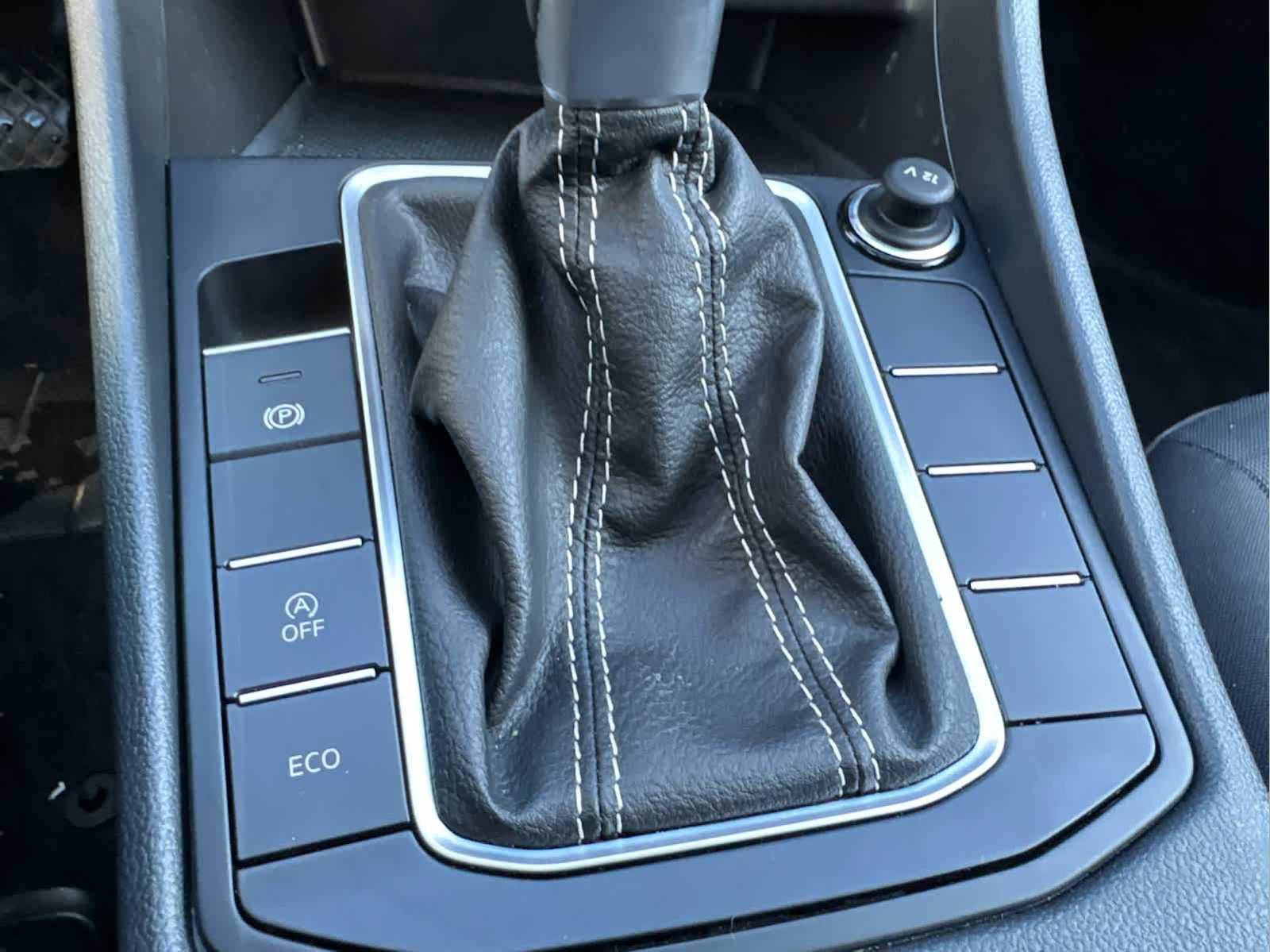 Used 2025 Volkswagen Jetta S image 37